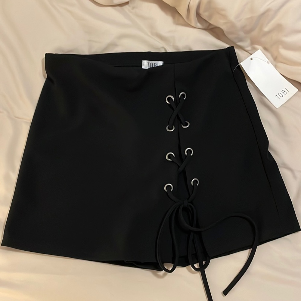 Tobi Skort